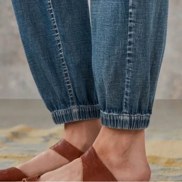 Sundance Jolienne Women’s Demin Joggers Cargo Button Blue Cotton Relaxed Sz 12 - Picture 2 of 16